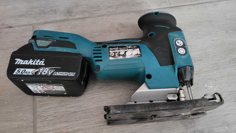 Makita DJV181Z fierastrau vertical cu acumulator 18V 135 mm Fara perii