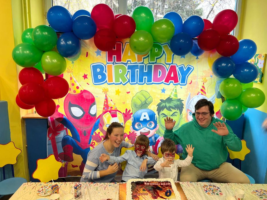 Детски Клуб Шарен Свят - Организиране на рожден ден, имен ден и погачи