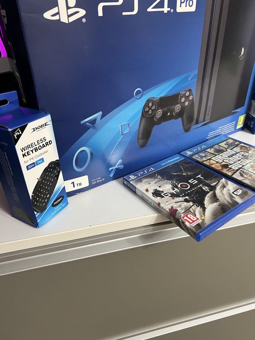 Playstation 4 PRO PS4pro 1TB impecabil ca nou