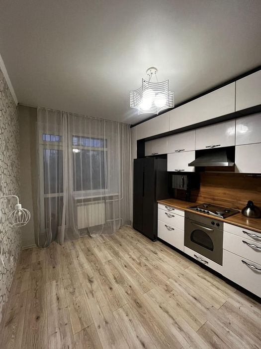 Продам 4 комнатную квартиру