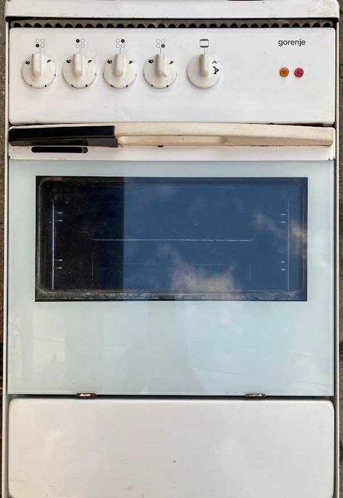 Изработка на стъкла за готварски фурни хладилници,камини и печки Priti