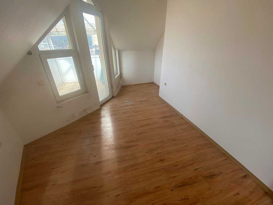 Продава се Многостаен апартамент в Разлог - 240 кв.м за 563 €/кв.м - Снимка #10