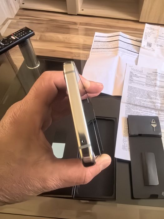 Samsung z flip 5 256G.