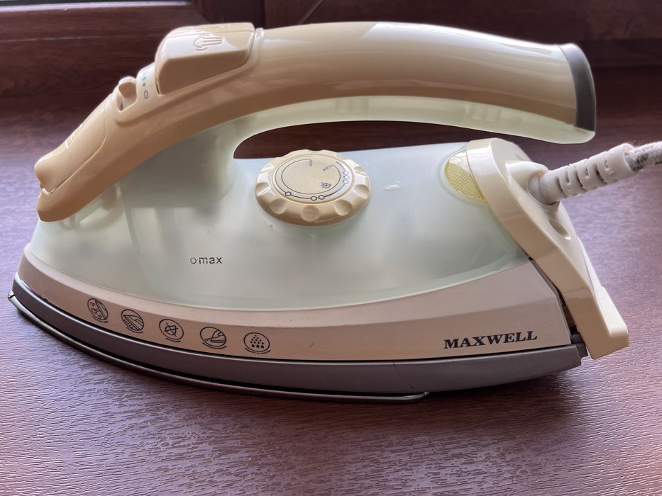 Утюги 2 шт. б/у.