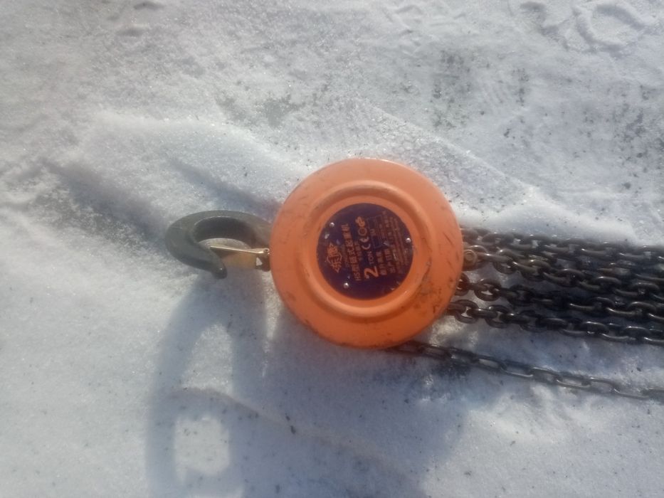 Продам лебёдку на 2 тонны