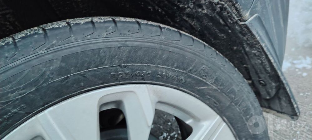 215/55 R17 yangi moshinada turibdi kelib korib olasiz