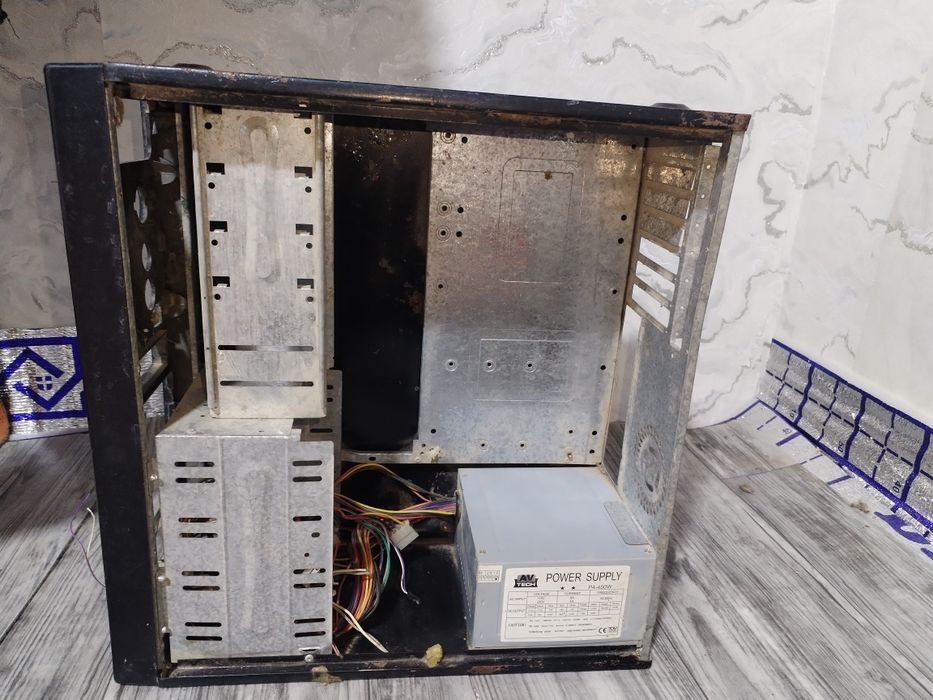 "Kompyuterning eski komponentlarini sotyapman"