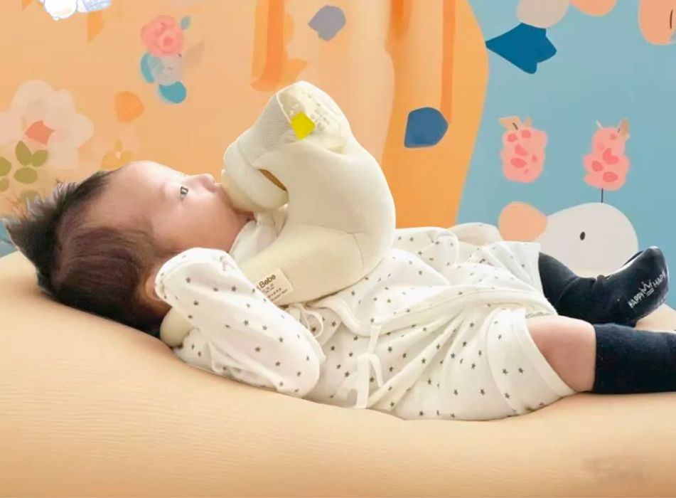 Держатель для бутылочки кормления