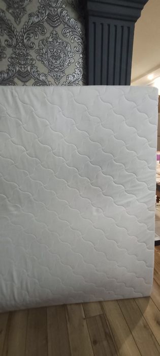 Продам матрас в хорошем состоянии.