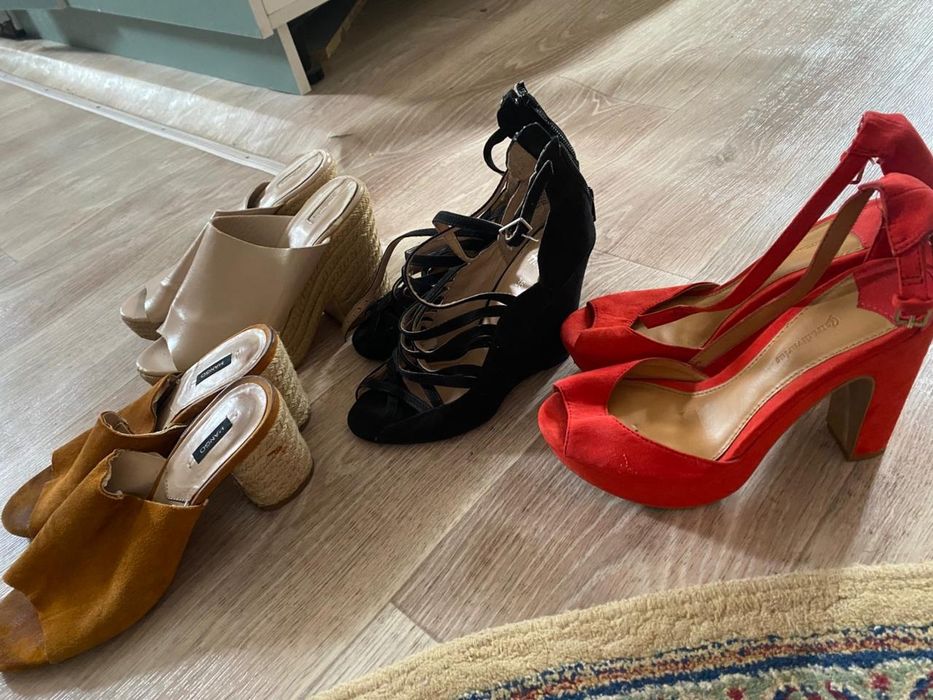 Женский обувь продается