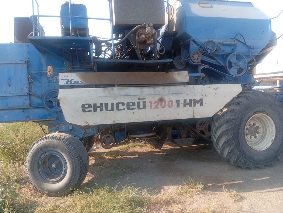 Продам комбайн енисей