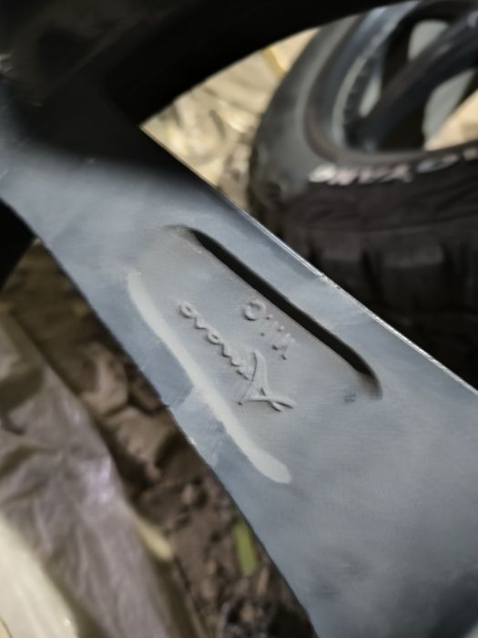 Продам комплект дисков R20 с резиной