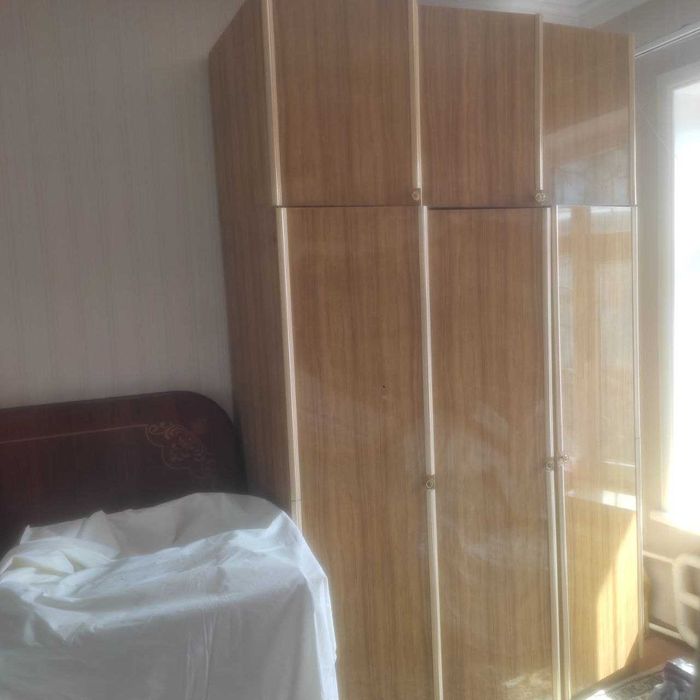 Спальный гарнитур свой.