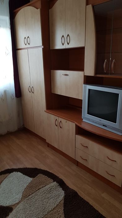 Închirez garsonieră  complet mobilată etaj 4 (Dragoș Vodă