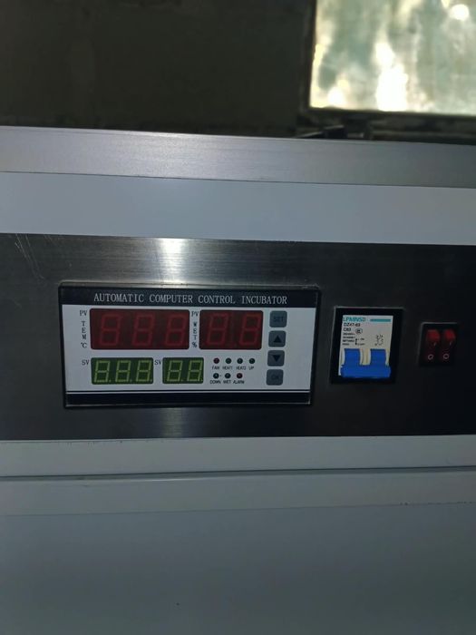 Срочно продам инкубатор для 500 яиц