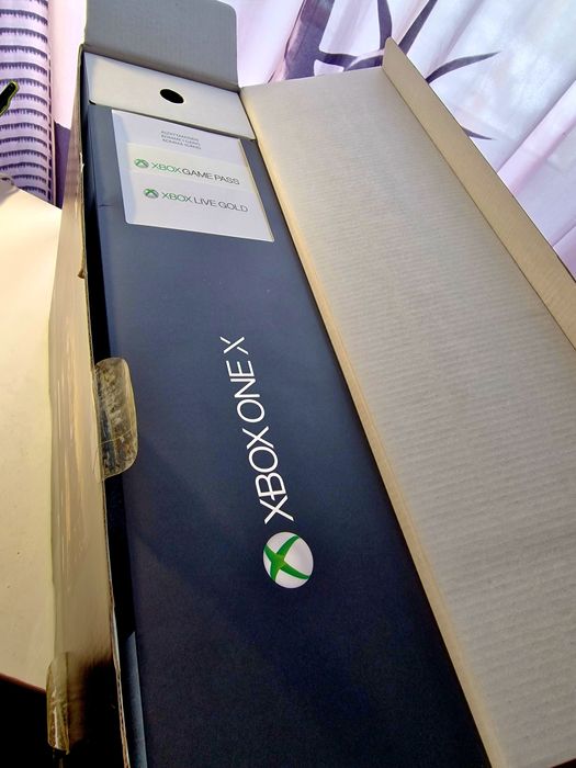 Xbox One X 1TB Negru – Stare Foarte Bună, Folosit Ocazional