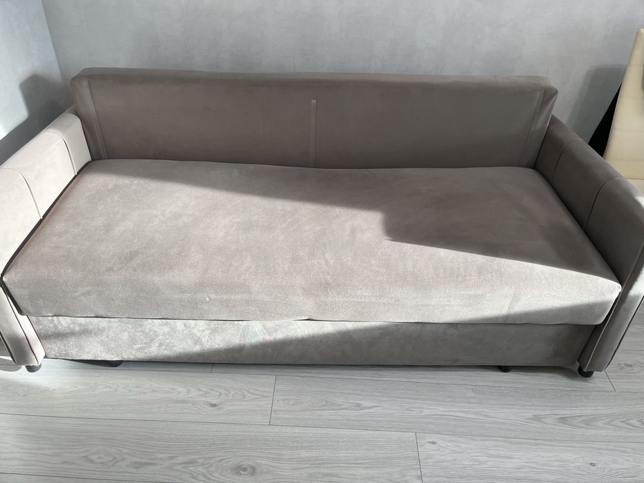 Диван  почти новый