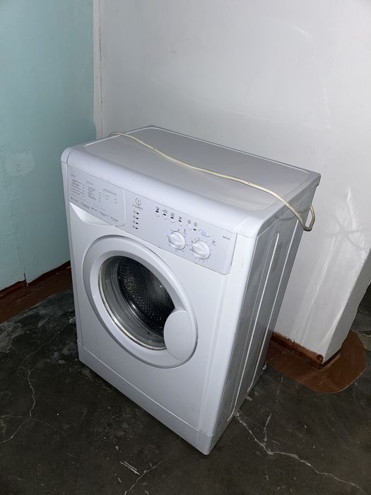 Стиральная машина indesit