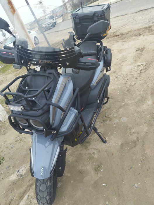 Продается бензиновый скутер TANK 200куб.