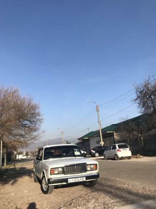 Vaz 2107 sotiladi