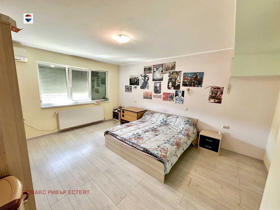Градска къща на два етажа за продажба кв. Родина 3