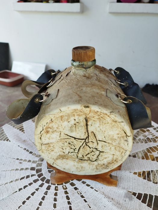 Буре стъклено със стойка