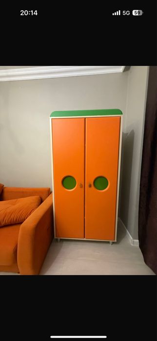 Продаю все , пишите в личку - диваны шкафы столы