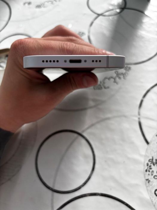 iPhone 14 сиреневый