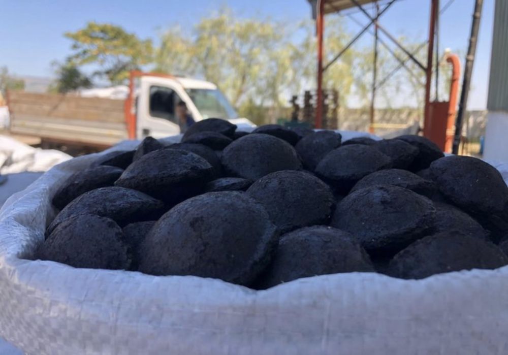 Brichete COCS + LIGNIT  tip ou // 900 lei tona//