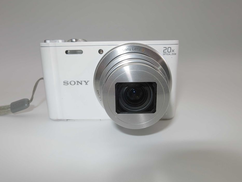 Sony Cyber-shot DSC WX300 ултра компактен цифров фотоапарат, дигитална камера с 20х оптичен зум, 18MP, Wi-fi, Ful HD, пълен комплект - работи отлично!