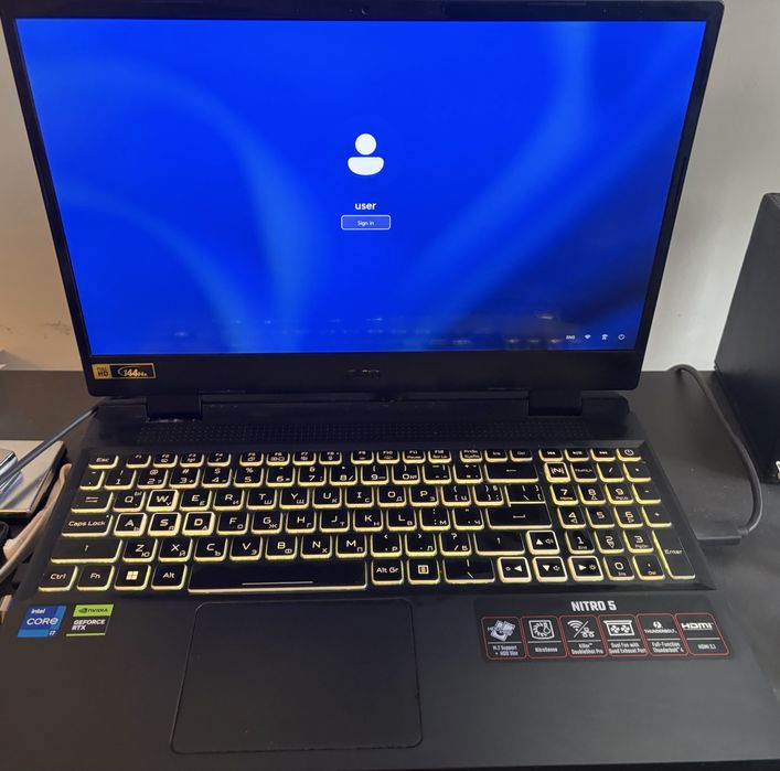 Лоптоп Acer Nitro 5 + уеб камера Logitech