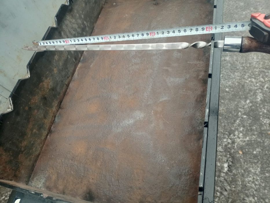 Мангал новый, практичный.