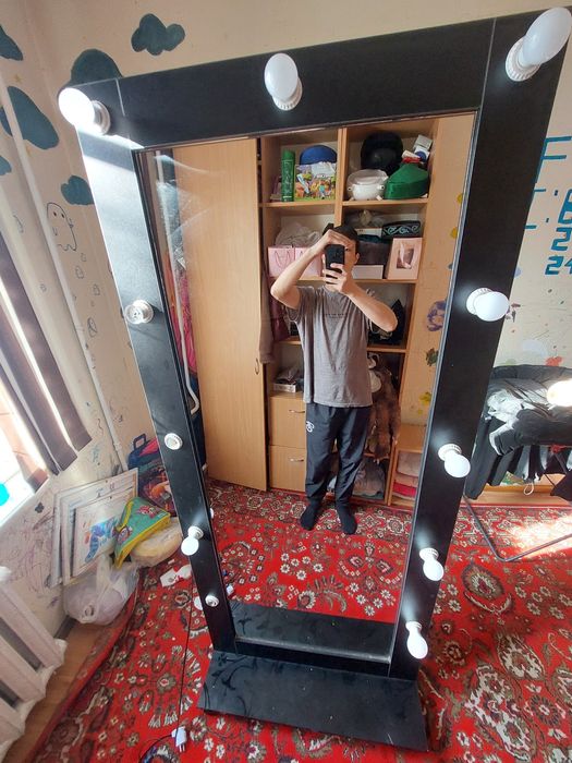 Зеркало напольное