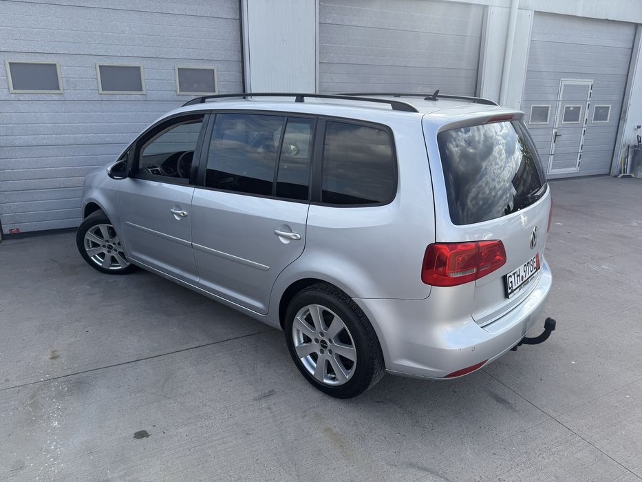 VOLKSWAGEN Touran 2011 — imagine 5