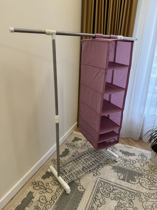 Продам вешалку с полками