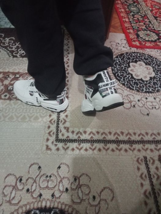 Кроссовки осень весна