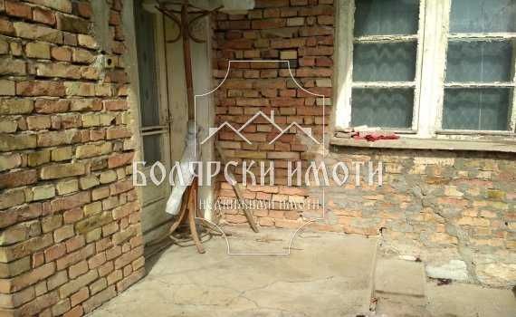 Къща с голям двор в Центъра на Горна Оряховица