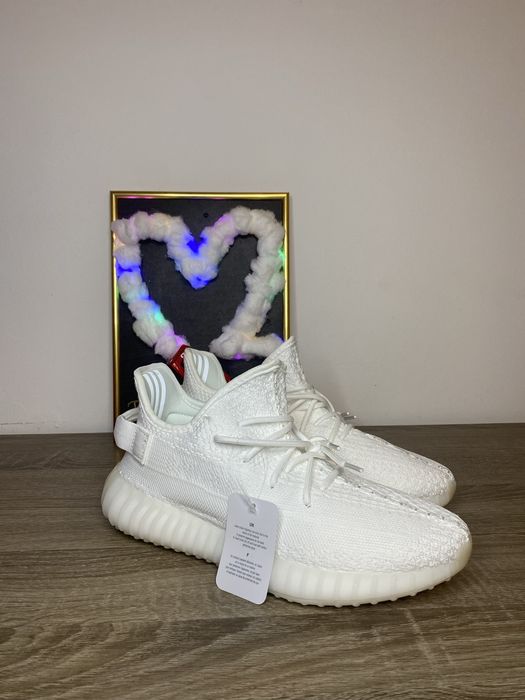 Yeezy 350v2 Triple White