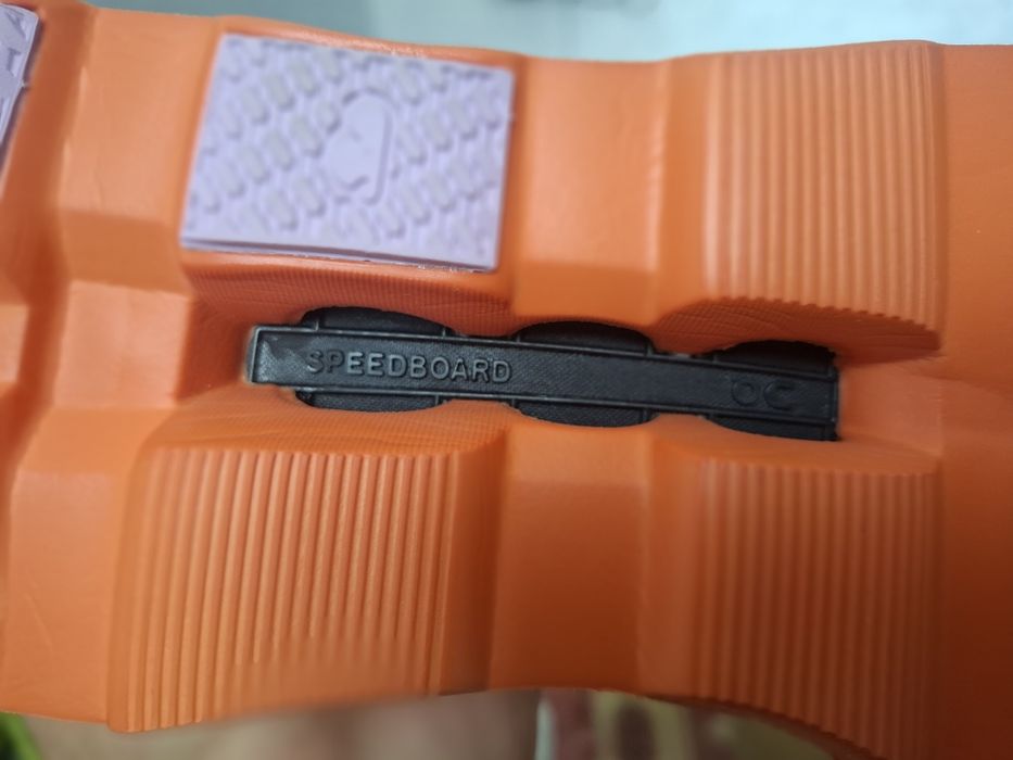 Кроссовки классные