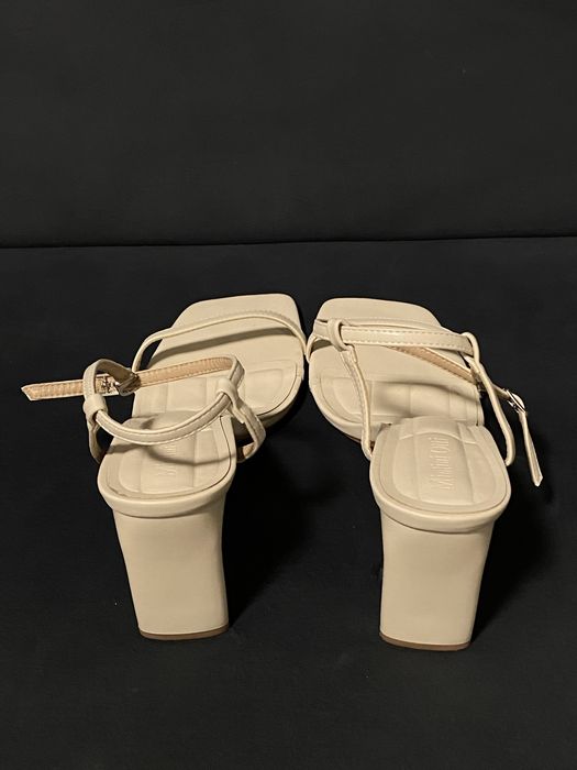 Босоножки (туфли)