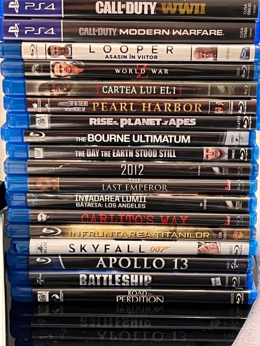 PS4 Pro white + 2 jocuri + filme Blu-ray
