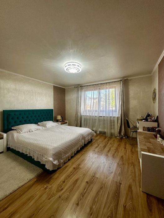 Vând casă P + M 7 camere Cihei - Oradea