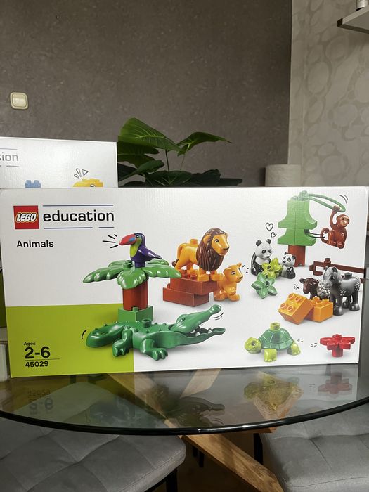 Продавам LEGO Education Animals 45029 – оригинален комплект, чисто нов и неразопакован.