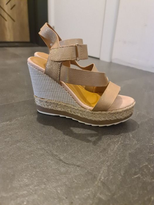 Сандали на платформа 37 Paolo Boticheli