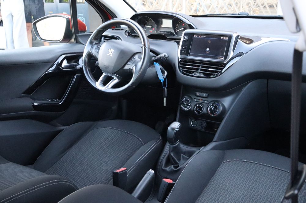 Peugeot 208! Încălzire în scaune!Rate!Garanție!