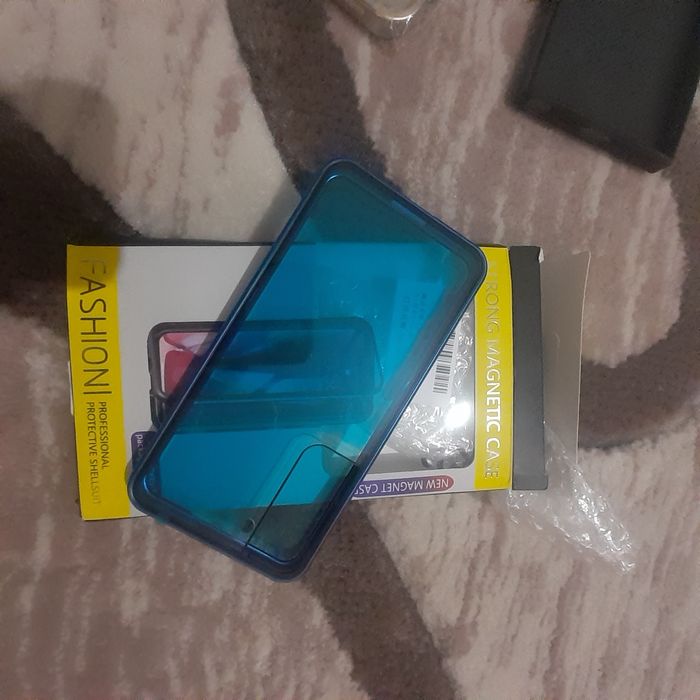 Кейсове за айфон и телефон