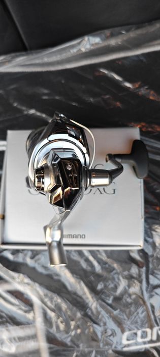 Vând Shimano Stradic C3000XG