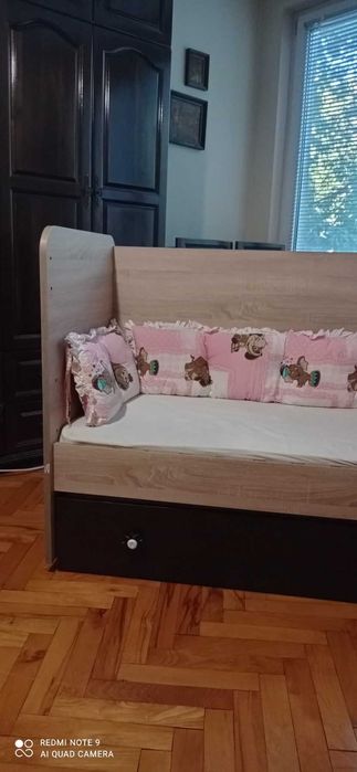 Детско легло с люлеещ механизъм, подарък хипоалергичен матрак