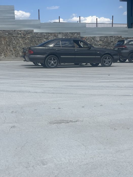 Продам Мерседес w210 e2.3