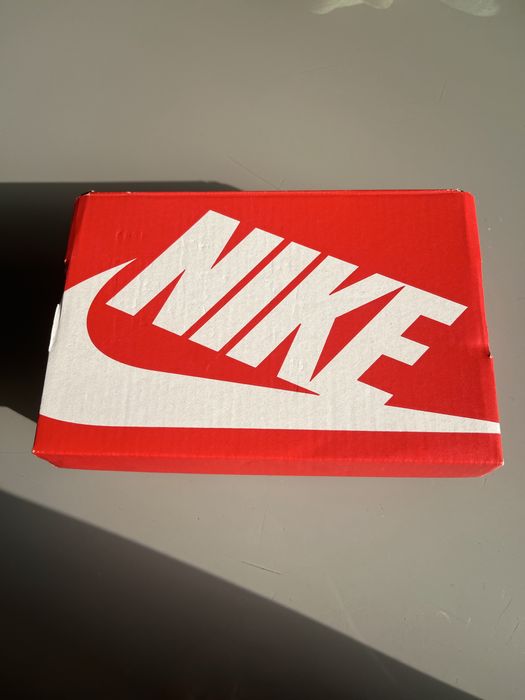 Нови сандали Найк.